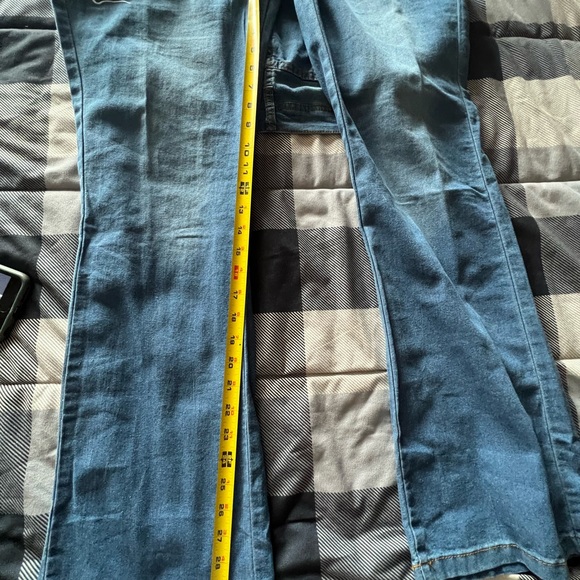 New jeans size large, never worn - Picture 4 of 10